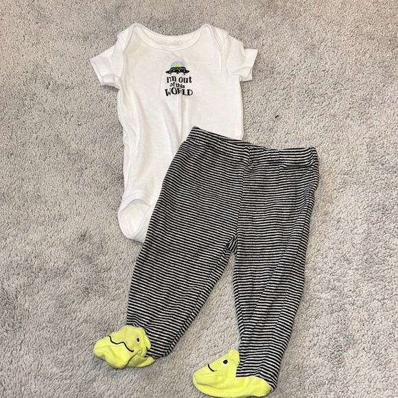 Assorted baby boys Clothing Bundle Size 0-3 months 9 outfits 18 pieces Carters - Picture 6 of 10